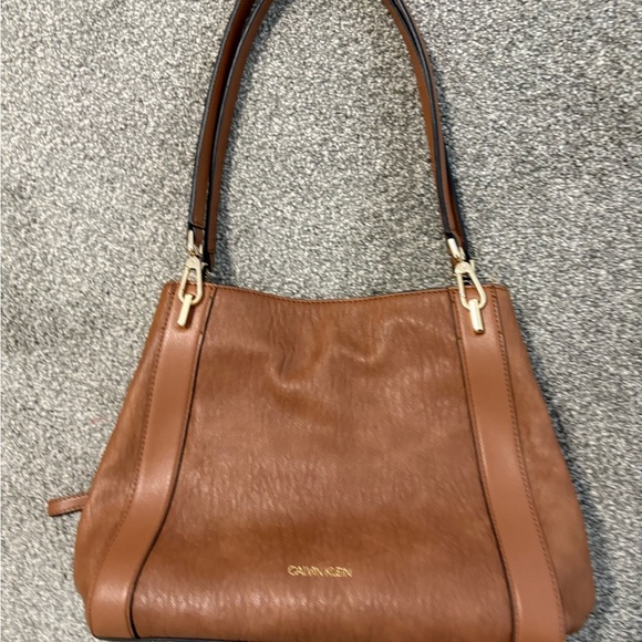 Calvin Klein Ellie Novelty Large Triple Compartment Brown Leather Shoulder Bag - Picture 8 of 16